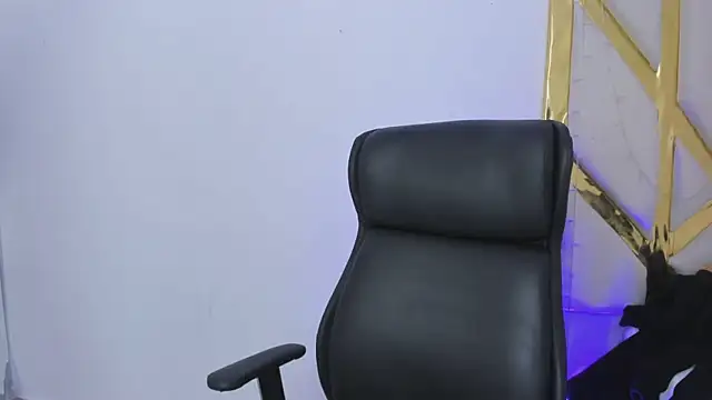 MissSussy online show from March 12, 2025, 9:44 am