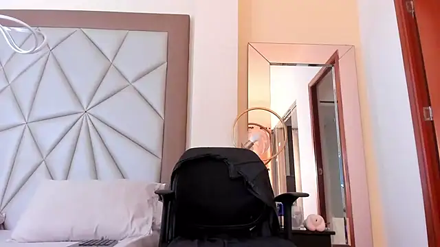 Karimferrer online show from December 11, 2024, 3:56 am