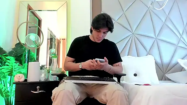 Karimferrer online show from January 14, 2025, 8:41 am