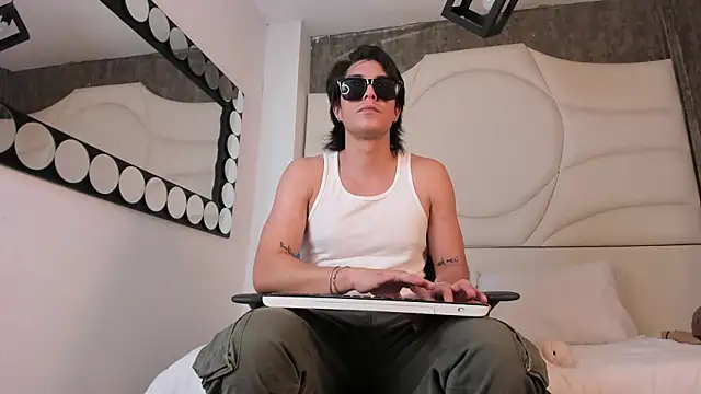 Karimferrer online show from September 27, 2025, 7:19 pm