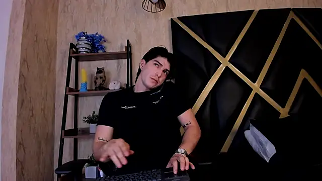 Karimferrer online show from April 11, 2026, 1:32 am