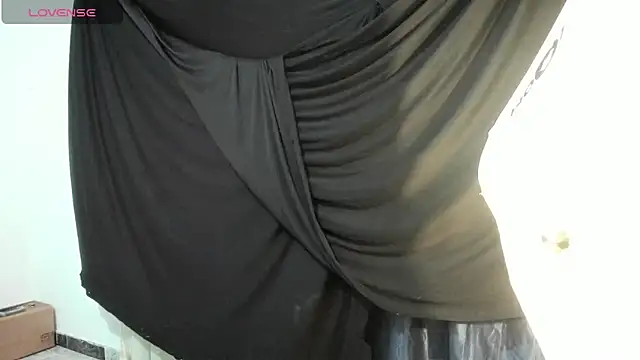 latinaStepmom online show from May 30, 2026, 11:57 pm