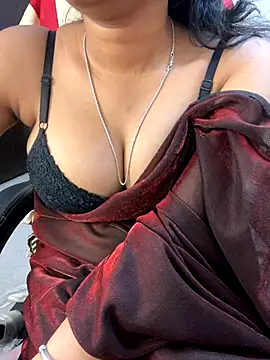 Snapshot of Spicy_sari_girl chatting on December 7, 2024, 6:32 am Spicy sari girl online show from December 7, 2024, 6:32 am