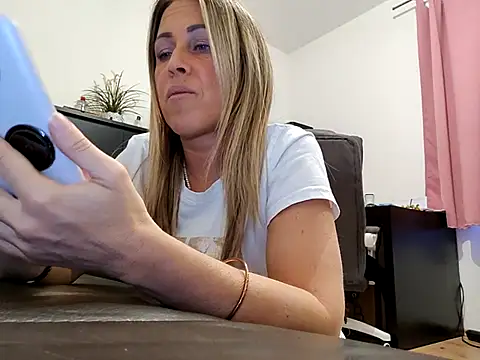 sweethotmilf888 online show from March 18, 2025, 5:10 pm