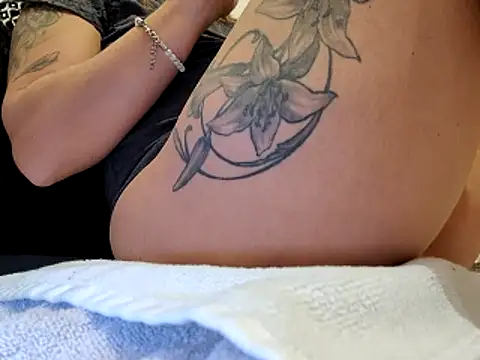 Snapshot of sweethotmilf888 chatting on December 22, 2025, 4:37 pm sweethotmilf888 online show from December 22, 2025, 4:37 pm