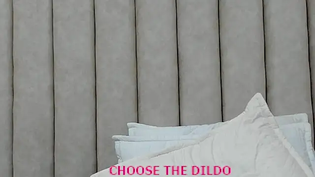 FreyaMoller online show from November 15, 2025, 7:43 pm