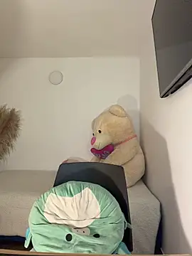 Kimm khalifa online show from April 10, 2026, 1:44 am