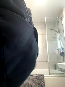 Snapshot of BigBiggs00 chatting on November 8, 2025, 8:47 am BigBiggs00 online show from November 8, 2025, 8:47 am