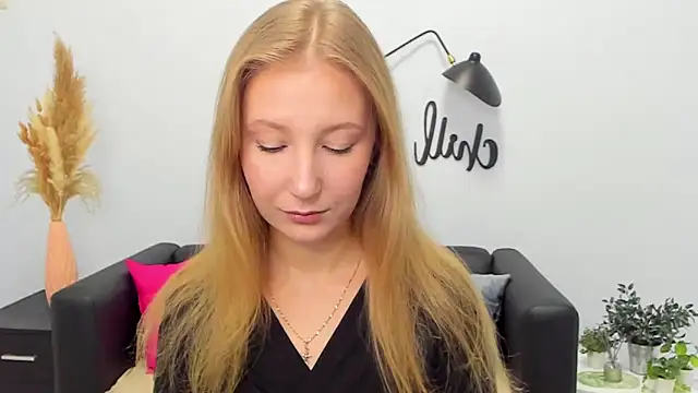 Snapshot of LolaWilsons chatting on December 15, 2025, 7:12 am LolaWilsons online show from December 15, 2025, 7:12 am