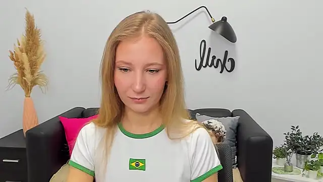 Snapshot of LolaWilsons chatting on December 17, 2025, 7:14 am LolaWilsons online show from December 17, 2025, 7:14 am