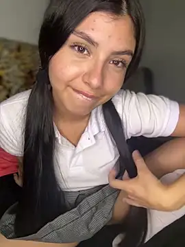 Snapshot of hurrem_18 chatting on February 5, 2026, 10:58 pm hurrem 18 online show from February 5, 2026, 10:58 pm
