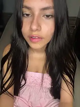 Snapshot of hurrem_18 chatting on February 6, 2026, 9:07 pm hurrem 18 online show from February 6, 2026, 9:07 pm