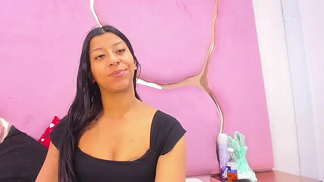 Snapshot of VaneLin18 chatting on November 1, 2025, 8:44 pm VaneLin18 online show from November 1, 2025, 8:44 pm