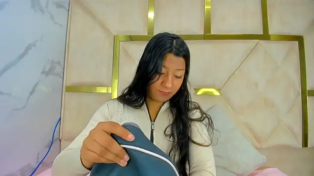 Snapshot of VaneLin18 chatting on December 2, 2025, 4:02 pm VaneLin18 online show from December 2, 2025, 4:02 pm