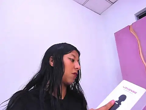 Snapshot of VaneLin18 chatting on December 4, 2025, 8:39 pm VaneLin18 online show from December 4, 2025, 8:39 pm