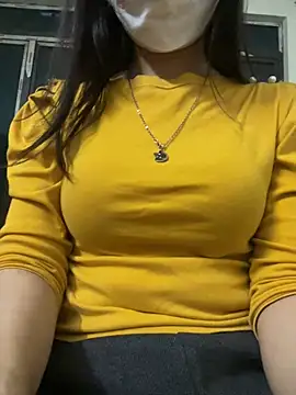 Snapshot of Tuongvy05 chatting on January 2, 2025, 11:20 am Tuongvy05 online show from January 2, 2025, 11:20 am