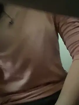 Snapshot of Tuongvy05 chatting on January 4, 2025, 2:25 am Tuongvy05 online show from January 4, 2025, 2:25 am