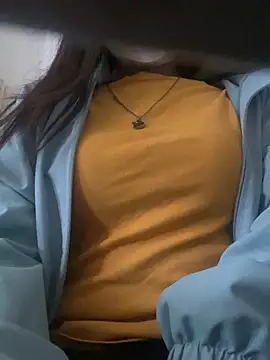 Snapshot of Tuongvy05 chatting on January 13, 2025, 2:07 am Tuongvy05 online show from January 13, 2025, 2:07 am