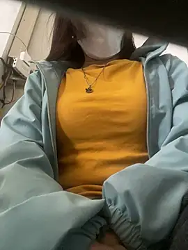 Snapshot of Tuongvy05 chatting on January 15, 2025, 3:54 am Tuongvy05 online show from January 15, 2025, 3:54 am