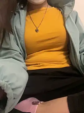 Snapshot of Tuongvy05 chatting on January 16, 2025, 5:44 pm Tuongvy05 online show from January 16, 2025, 5:44 pm