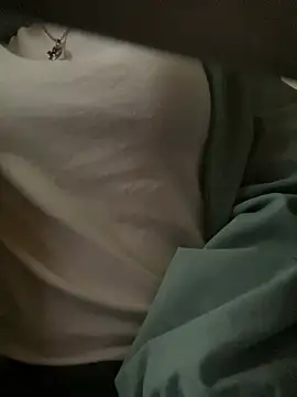 Snapshot of Tuongvy05 chatting on January 20, 2025, 3:07 pm Tuongvy05 online show from January 20, 2025, 3:07 pm