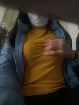 Snapshot of Tuongvy05 chatting on February 24, 2025, 8:38 am Tuongvy05 online show from February 24, 2025, 8:38 am