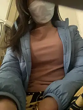 Snapshot of Tuongvy05 chatting on February 25, 2025, 5:30 am Tuongvy05 online show from February 25, 2025, 5:30 am