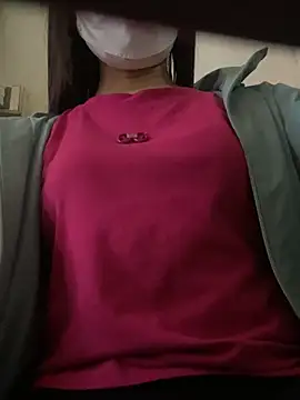 Snapshot of Tuongvy05 chatting on March 4, 2025, 2:27 am Tuongvy05 online show from March 4, 2025, 2:27 am