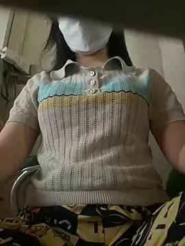 Snapshot of Tuongvy05 chatting on March 4, 2025, 3:37 pm Tuongvy05 online show from March 4, 2025, 3:37 pm