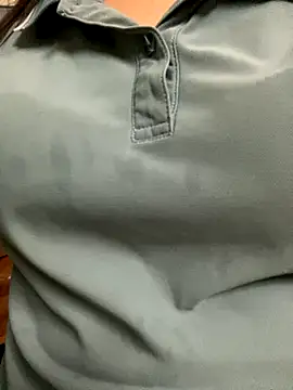 Snapshot of Tuongvy05 chatting on October 16, 2025, 4:52 pm Tuongvy05 online show from October 16, 2025, 4:52 pm