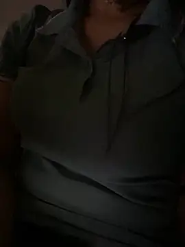 Snapshot of Tuongvy05 chatting on October 19, 2025, 4:40 pm Tuongvy05 online show from October 19, 2025, 4:40 pm