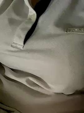 Snapshot of Tuongvy05 chatting on October 23, 2025, 4:39 pm Tuongvy05 online show from October 23, 2025, 4:39 pm