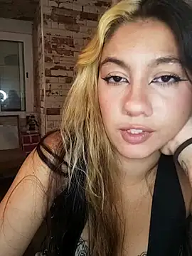 Snapshot of blvckbabyweed07 chatting on April 4, 2026, 11:57 pm blvckbabyweed07 online show from April 4, 2026, 11:57 pm