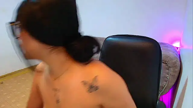 Snapshot of Susana_hank2 chatting on January 9, 2026, 12:41 pm Susana hank2 online show from January 9, 2026, 12:41 pm