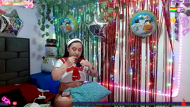 Snapshot of the_lesbian_game chatting on December 22, 2025, 7:33 pm the lesbian game online show from December 22, 2025, 7:33 pm