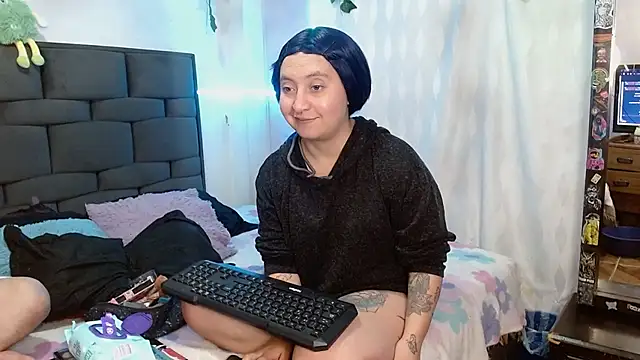 Snapshot of the_lesbian_game chatting on February 12, 2026, 7:53 pm the lesbian game online show from February 12, 2026, 7:53 pm