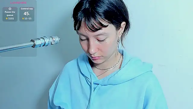 lizzy davis 1 online show from March 30, 2026, 4:13 am