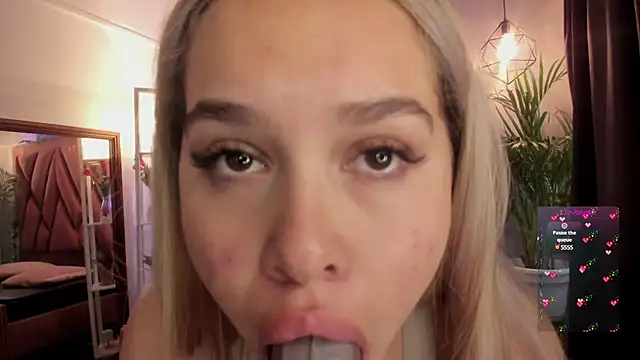 Haelycute online show from March 4, 2025, 11:29 am