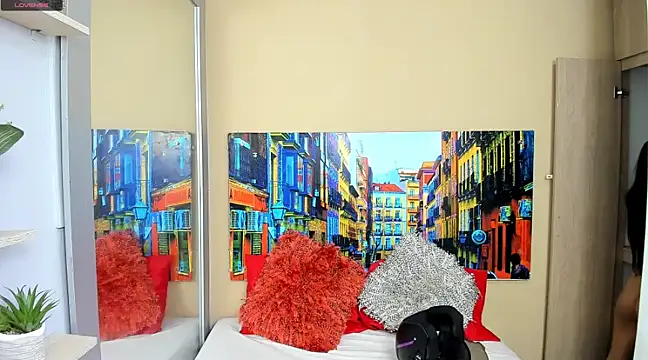 CristalLoren online show from January 24, 2025, 11:37 am