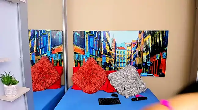 CristalLoren online show from March 22, 2025, 11:42 am