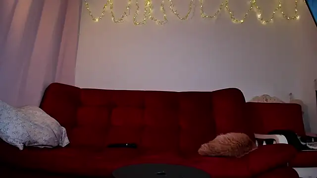 ohpetitemuse online show from February 27, 2025, 7:04 pm