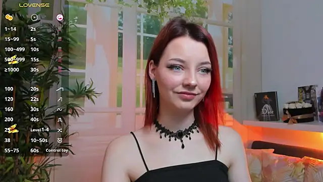 Snapshot of pretty_little_thing chatting on February 12, 2025, 4:55 pm pretty little thing online show from February 12, 2025, 4:55 pm