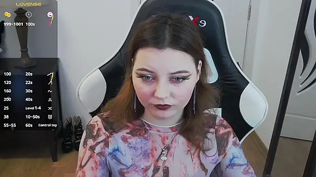 Snapshot of pretty_little_thing chatting on February 28, 2026, 4:19 pm pretty little thing online show from February 28, 2026, 4:19 pm