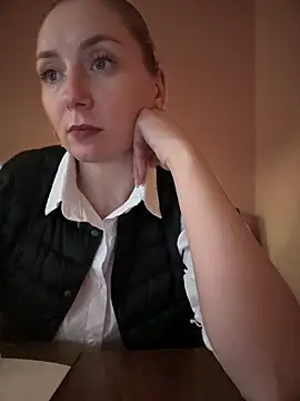 Crazy-Rosa online show from March 12, 2025, 5:07 pm