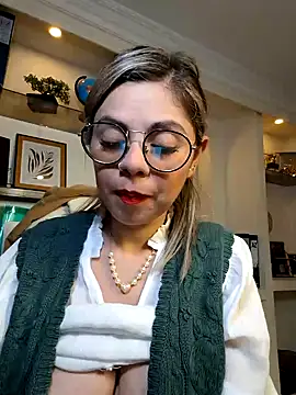 Snapshot of Cata_Office-12 chatting on December 10, 2024, 8:05 pm Cata Office-12 online show from December 10, 2024, 8:05 pm