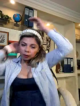 Snapshot of Cata_Office-12 chatting on December 28, 2024, 6:18 pm Cata Office-12 online show from December 28, 2024, 6:18 pm