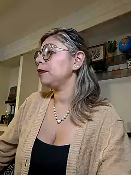 Snapshot of Cata_Office-12 chatting on January 25, 2025, 2:36 pm Cata Office-12 online show from January 25, 2025, 2:36 pm