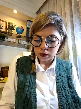 Snapshot of Cata_Office-12 chatting on January 28, 2025, 3:57 pm Cata Office-12 online show from January 28, 2025, 3:57 pm
