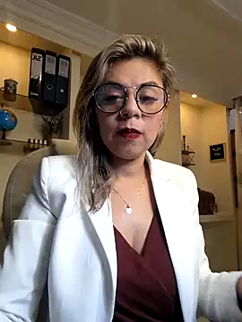 Snapshot of Cata_Office-12 chatting on February 15, 2025, 2:33 pm Cata Office-12 online show from February 15, 2025, 2:33 pm