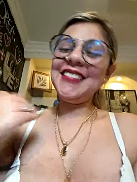 Snapshot of Cata_Office-12 chatting on February 17, 2025, 9:08 pm Cata Office-12 online show from February 17, 2025, 9:08 pm